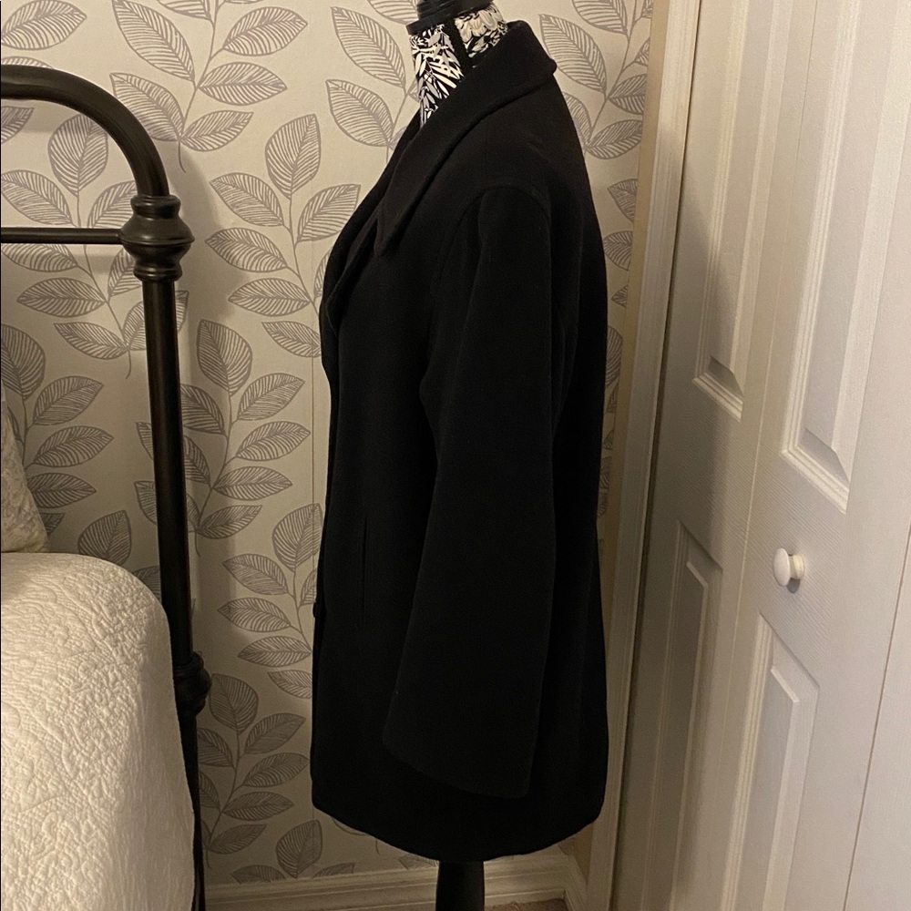 Vintage women’s black wool pea coat by J. Percy - Picture 3 of 9